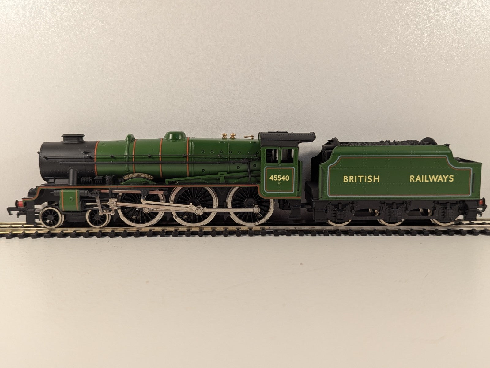 Mainline 37075 OO Gauge Rebuilt Patriot 45540 Sir Robert Turnbull BR Green