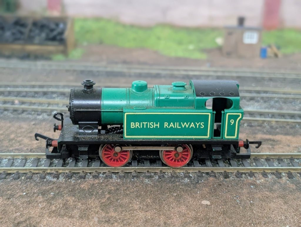 Hornby R856 0-4-0T Industrial Locomotive No.9 OO Gauge