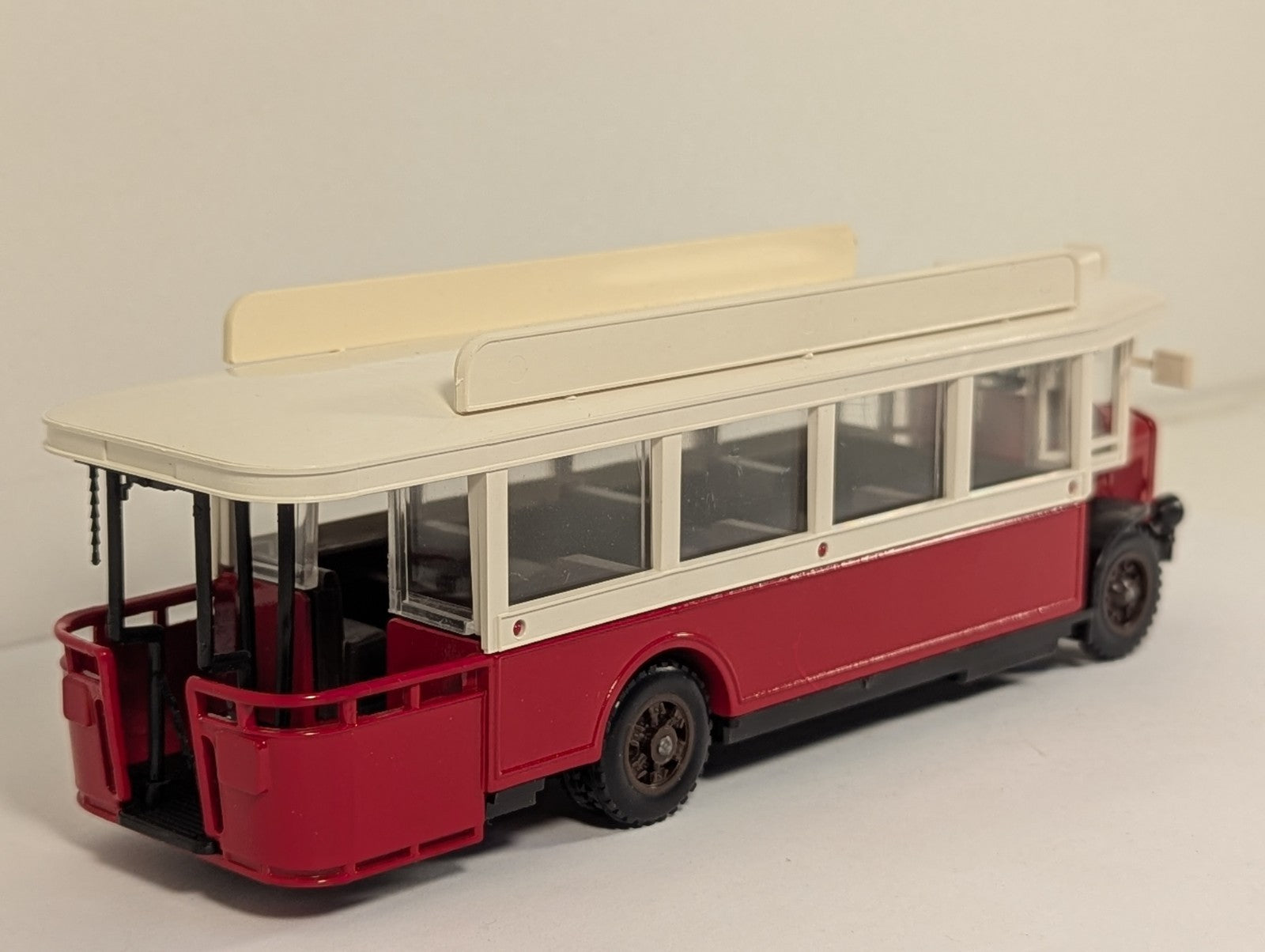 Solido Renault TN6C Bus Lyonnais Livery 1:50 - Boxed