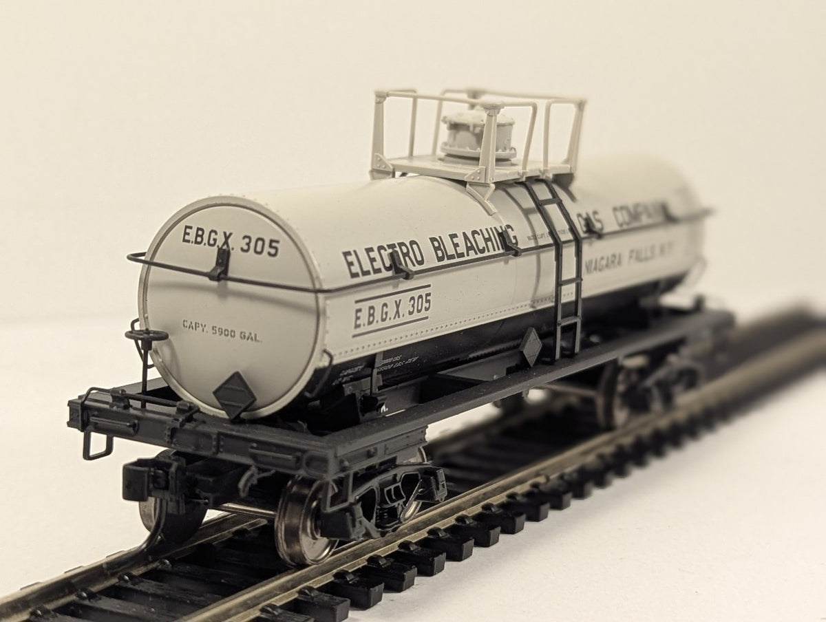 Trix HO Gauge 6000 gal Tank Car 105A Electro Bleaching E.B.G.X. 305