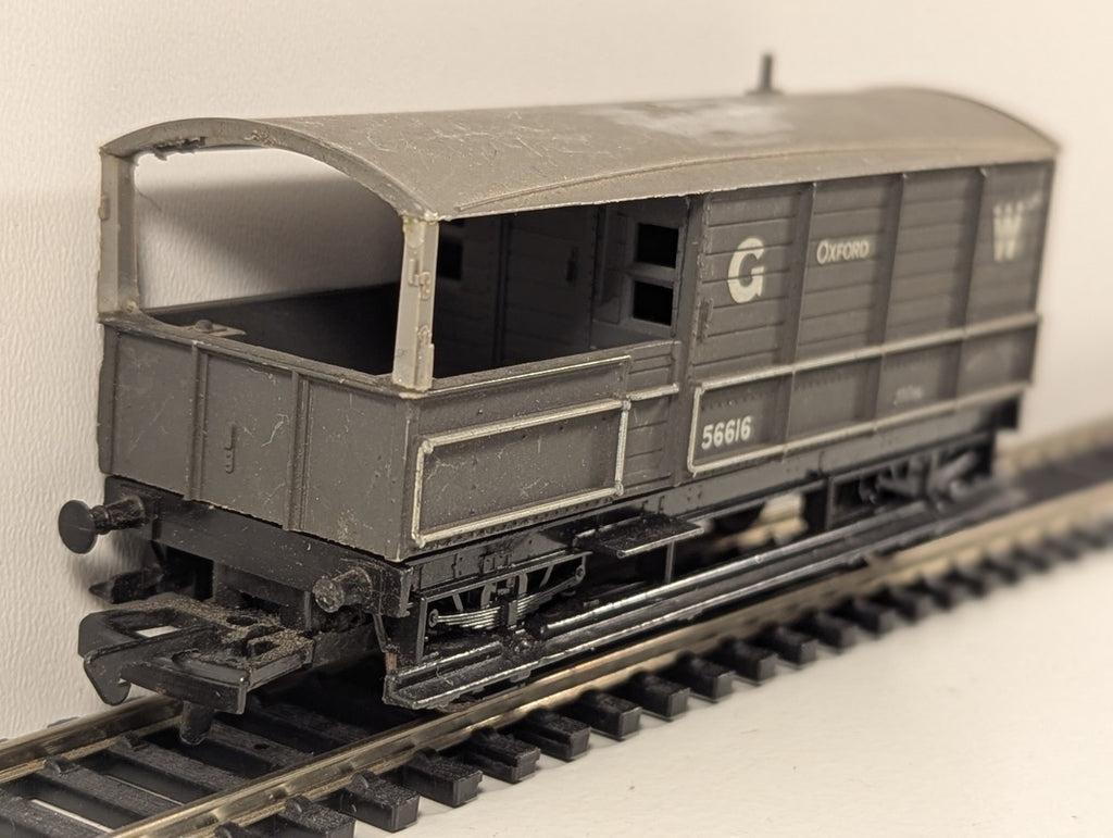 Airfix – Oxford 20 Ton Wagon (W56616, Missing Coupling) – OO Gauge