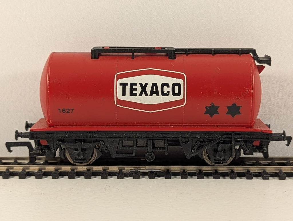 Hornby R231 OO Gauge Red Texaco Tank Wagon Missing Buffer