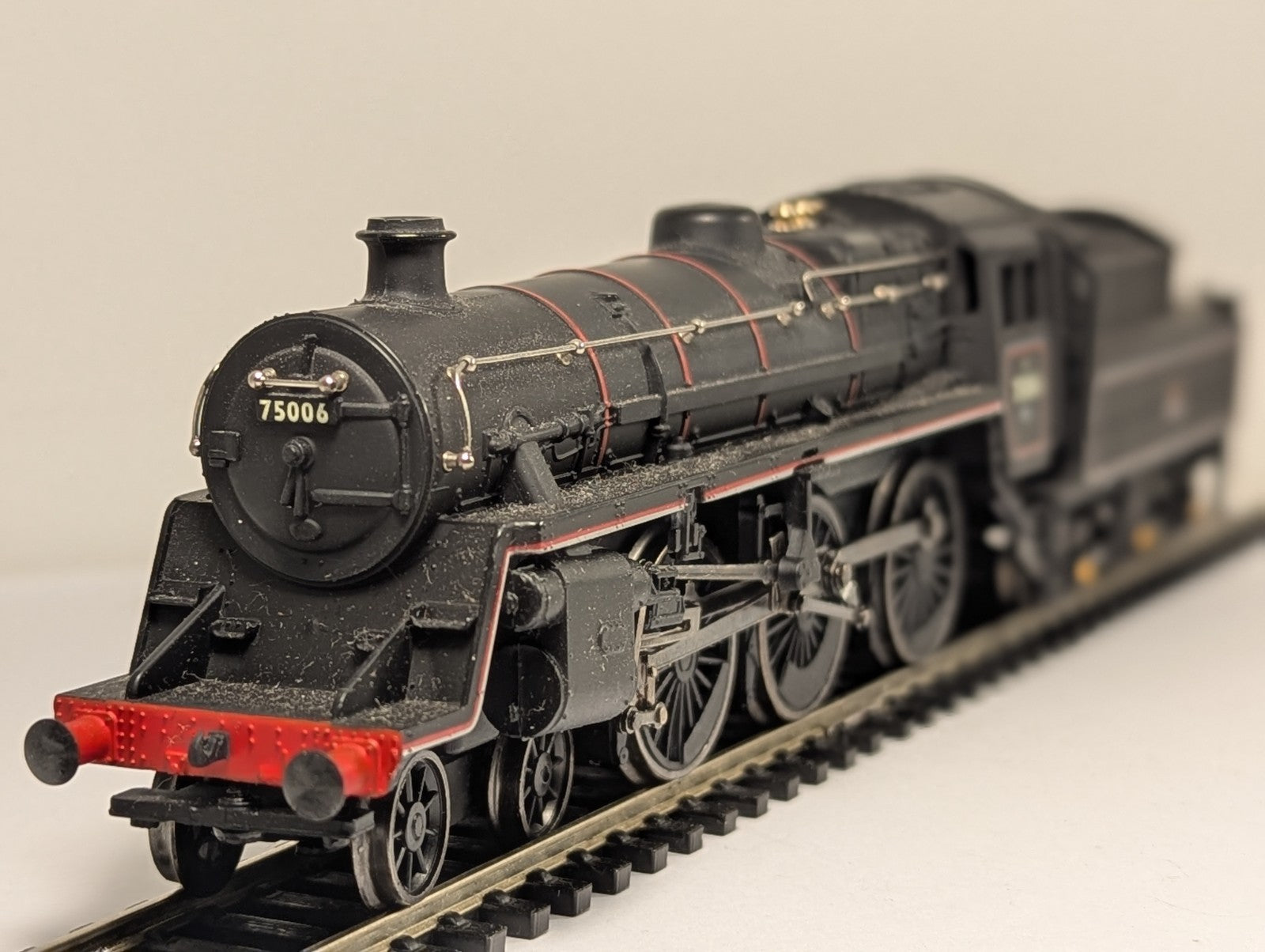 Mainline 37-052 OO Gauge BR Standard Class 4MT 4-6-0 Steam Locomotive