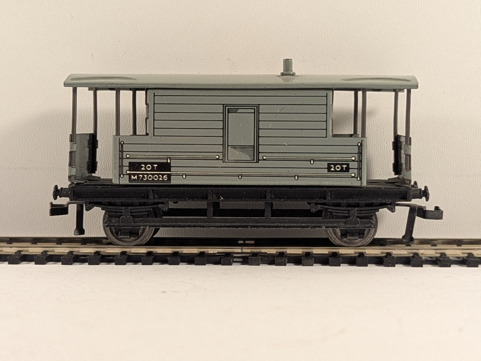 Hornby Dublo 32045 OO Gauge BR Brake Van