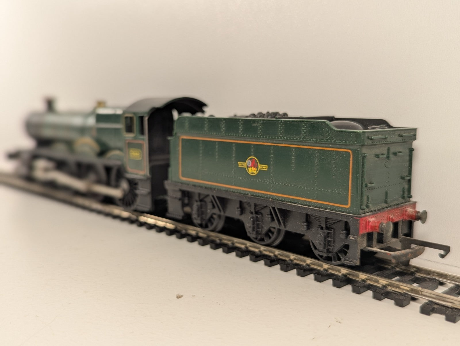 Hornby R759 OO Gauge GWR Hall Class "Burton Hall" Steam Locomotive - Renumbered
