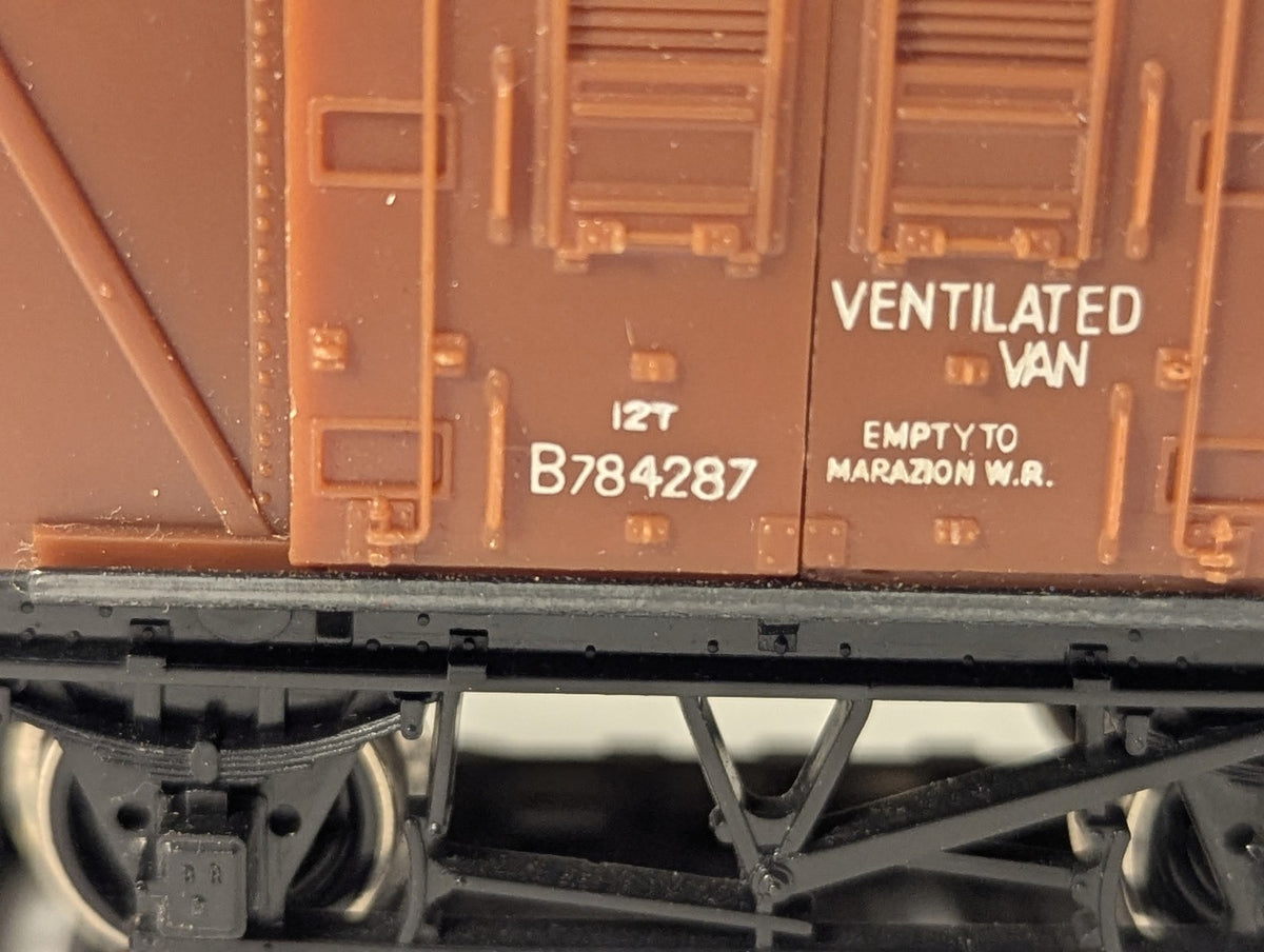Hornby OO Gauge BR 12T Ventilated Van 'Empty to Marazion' Goods Wagon B784287