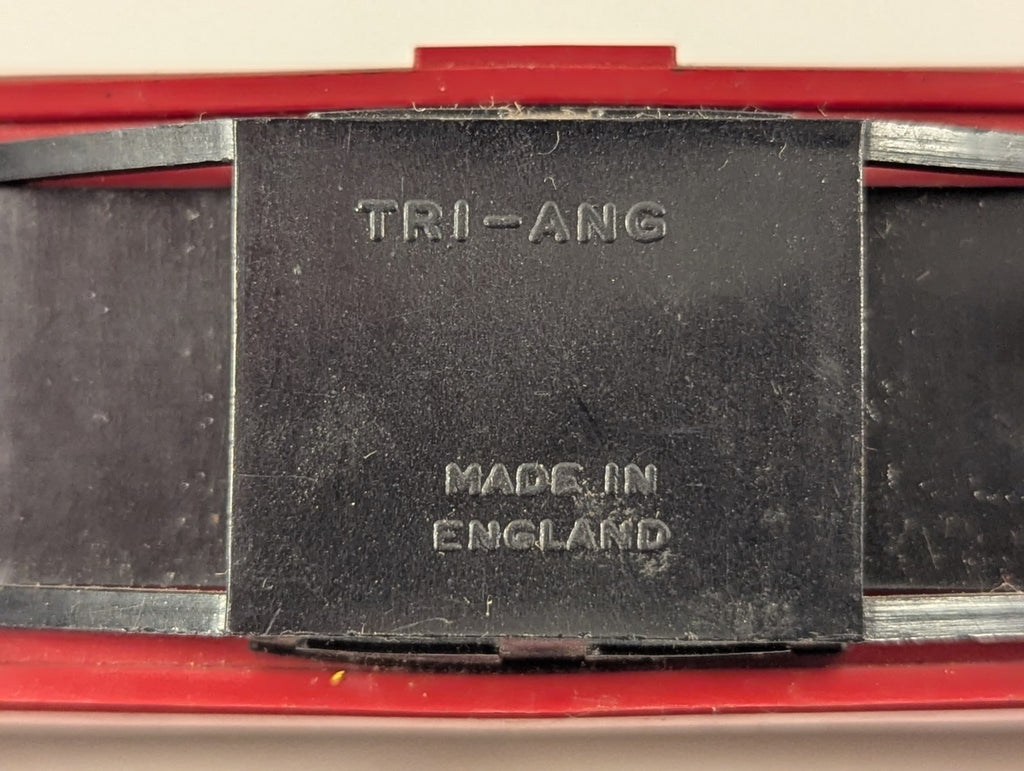 Tri-ang OO Gauge Crimson & Cream Corridor Coach (Bent Roof)