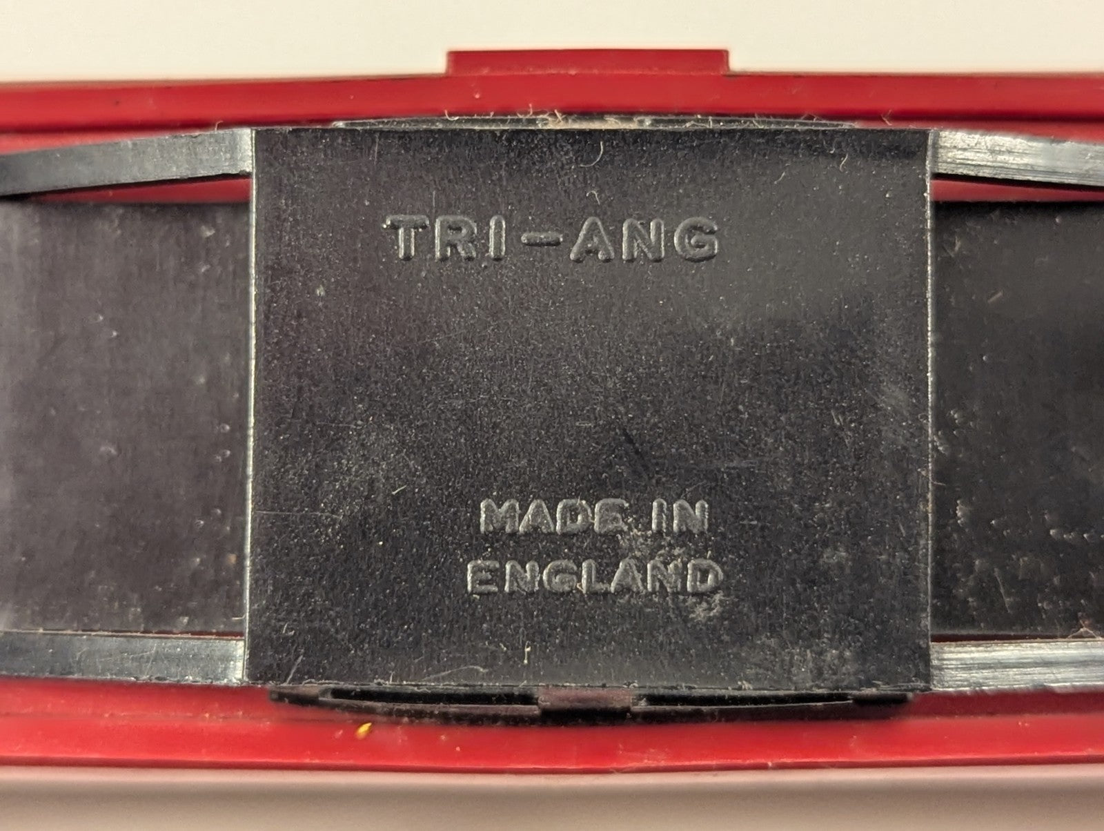 Tri-ang OO Gauge Crimson & Cream Corridor Coach (Bent Roof)