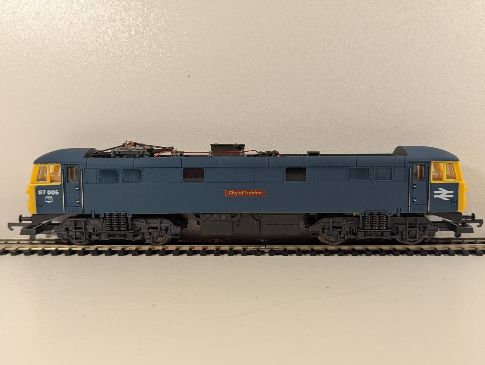 Lima 205125 MWG Class 87 87005 “City of London”