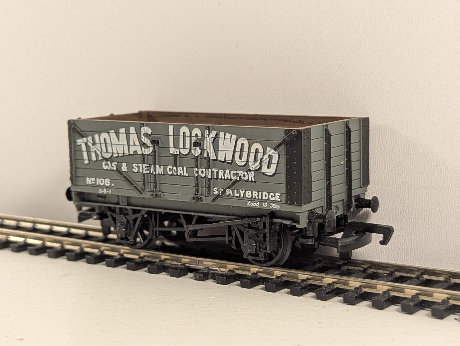 Replica Railways 13211 OO Gauge Thomas Lockwood 7 Plank Wagon - Boxed