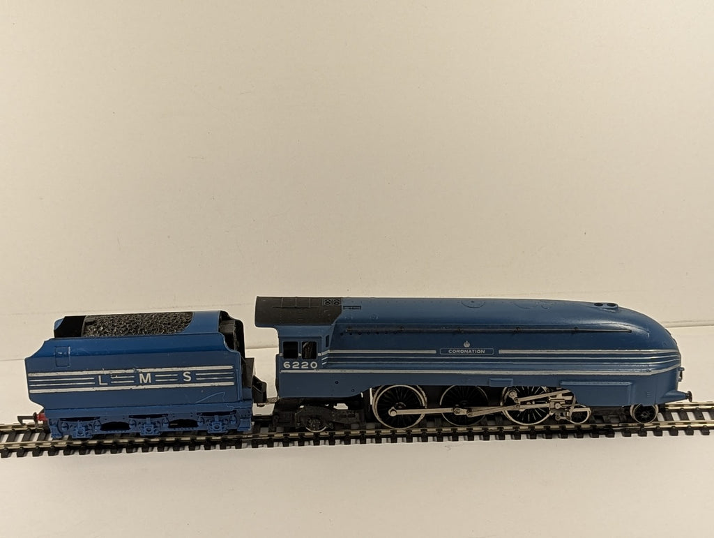 Hornby OO Gauge Coronation Class Steam Locomotive 6220 LMS Blue R374