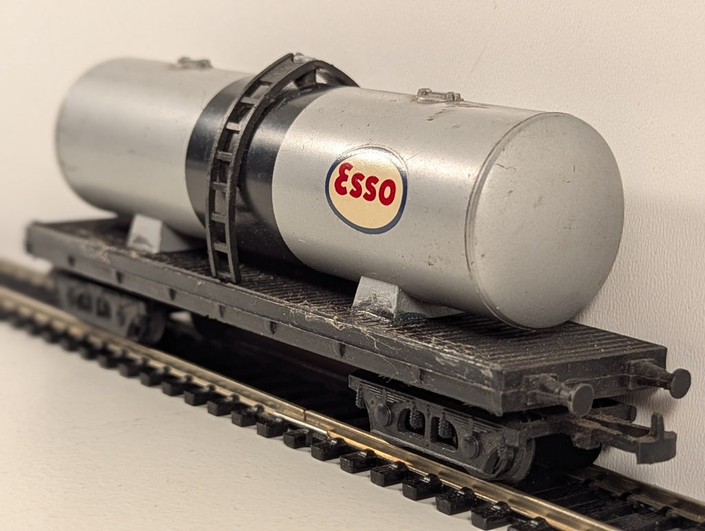 Lima OO Gauge Grey Esso Tank Wagon