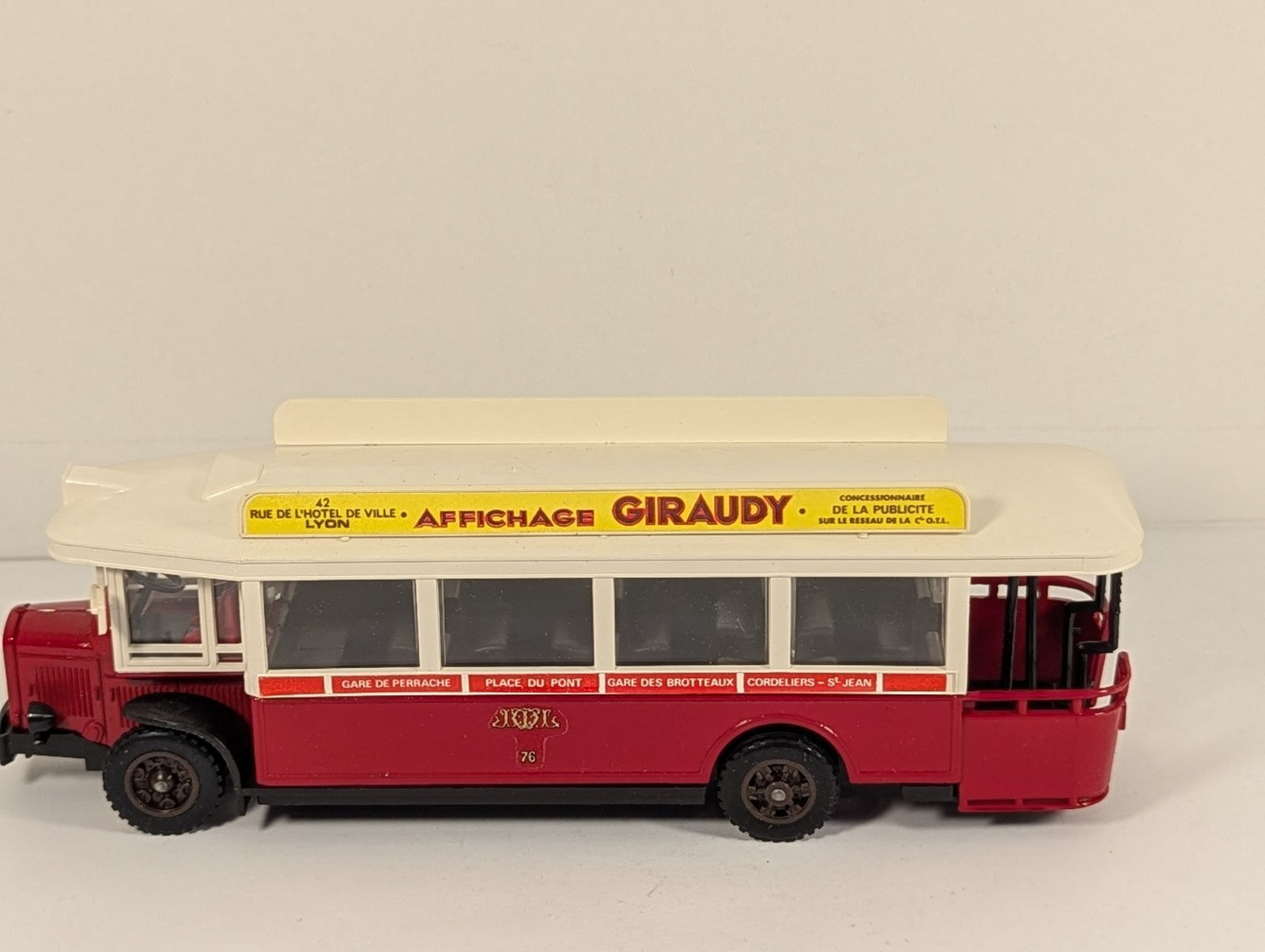 Solido Renault TN6C Bus Lyonnais Livery 1:50 - Boxed