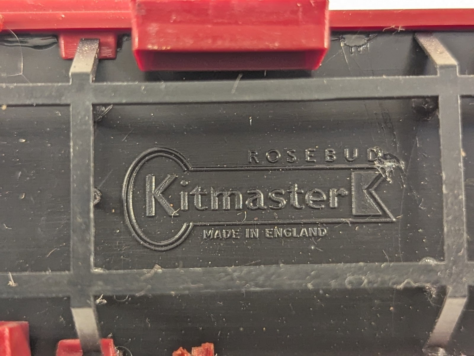 Kitmaster BR Mk1 Corridor Composite Coach OO Gauge - Missing Buffer Heads
