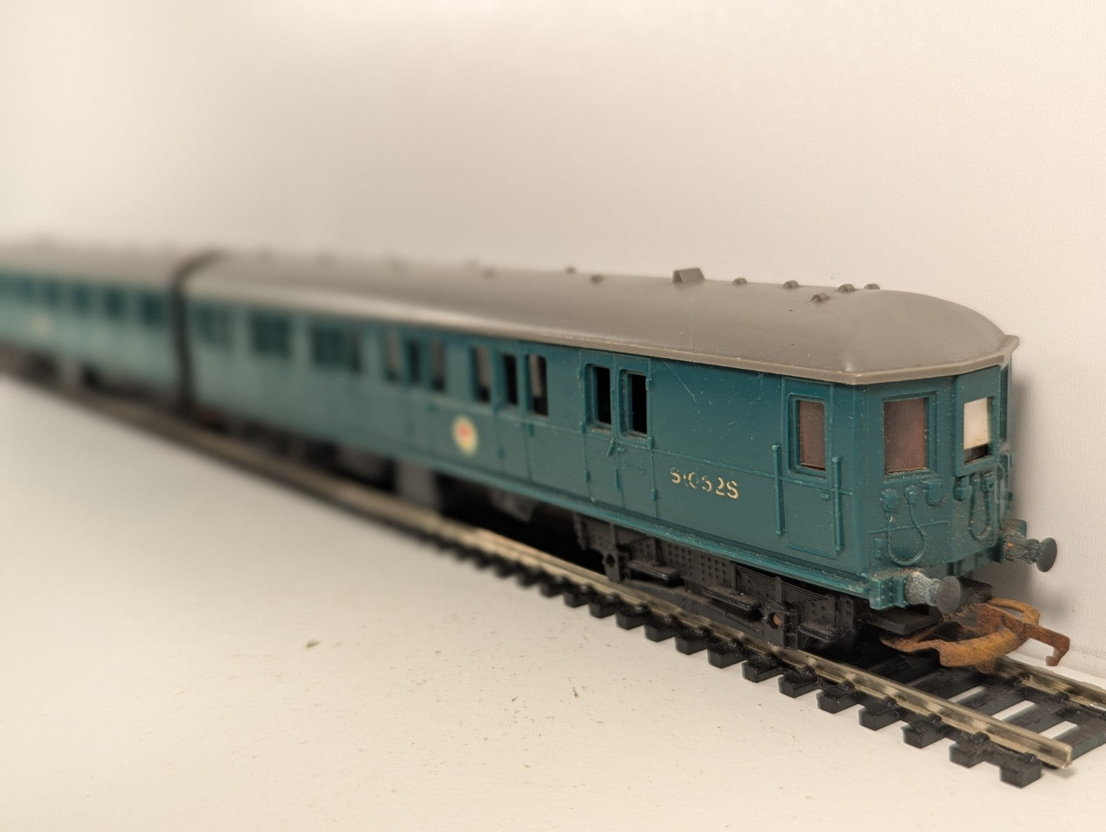 Tri-ang OO Gauge Class 2-SUB Southern Region EMU 2-Car Set