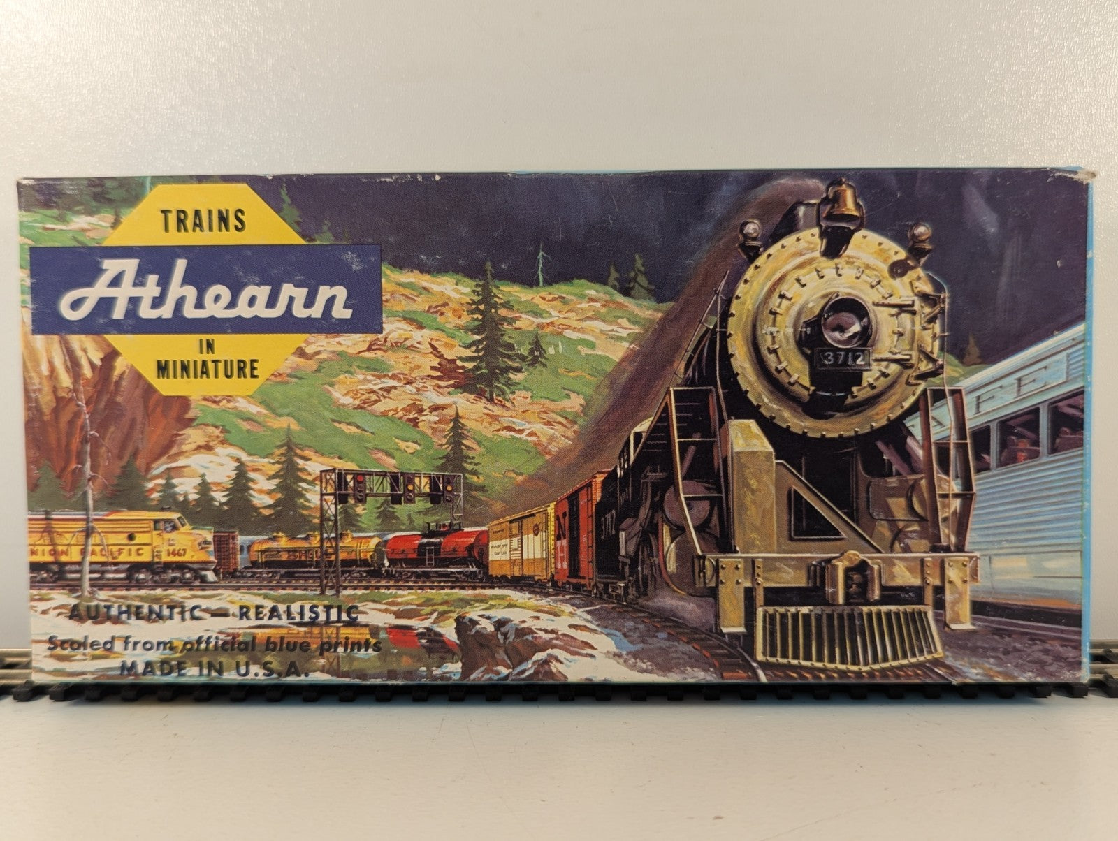 Athearn HO Scale SW1500 Burlington Northern 318 Diesel Locomotive