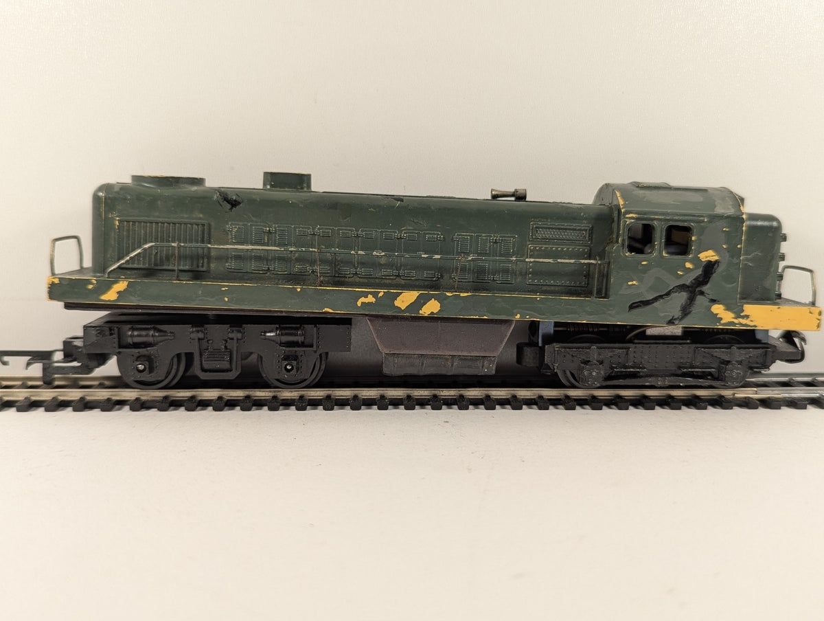 Tri-ang OO Gauge Switcher Diesel Locomotive Repainted BR Green R357