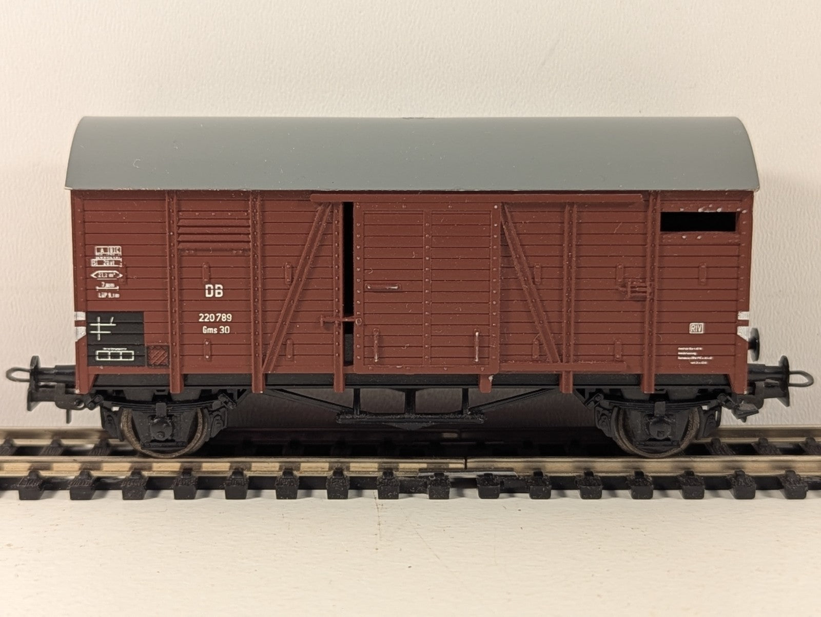 Liliput L225303 Deutsche Bundesbahn Covered Goods Wagon