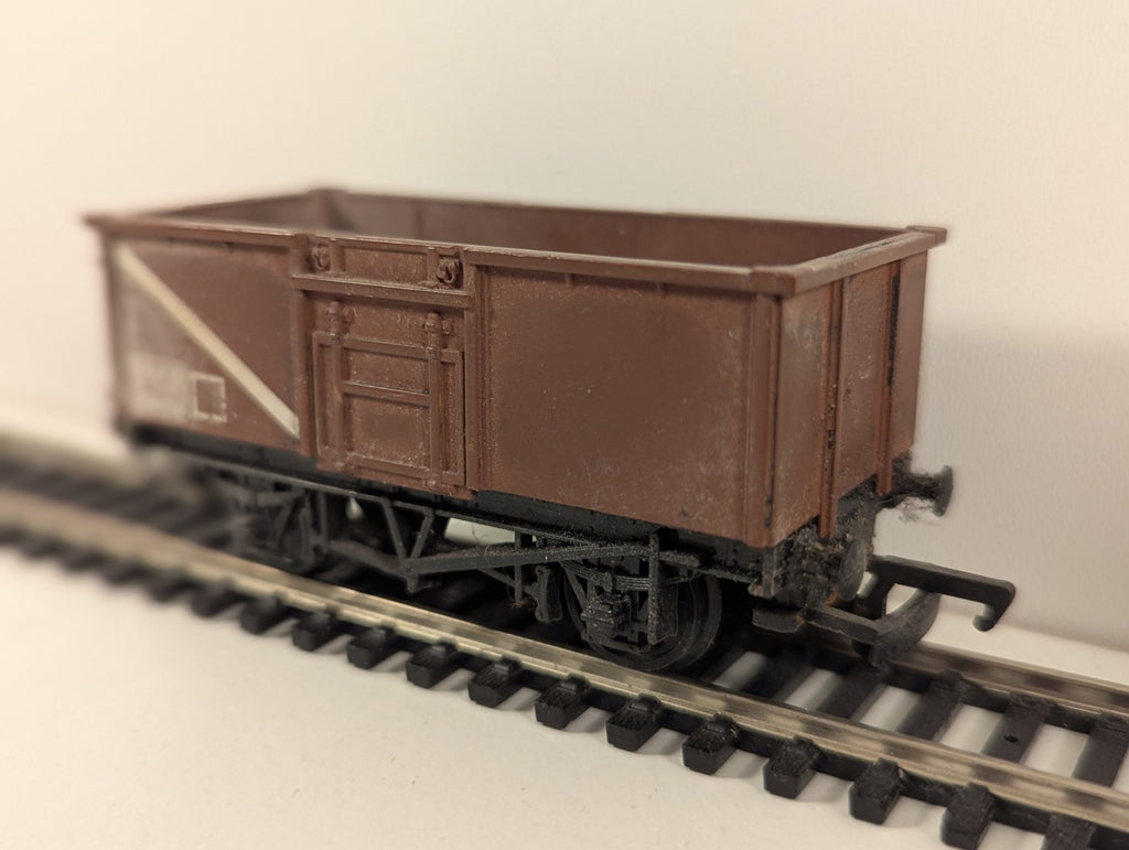 Mainline Railways 37-144 16-Ton Steel Mineral Wagon B566728 – OO Gauge