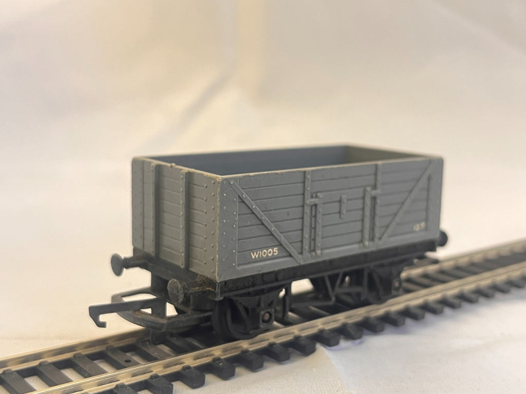 Tri-ang R10 OO Gauge 12 Ton Open Goods Truck Grey