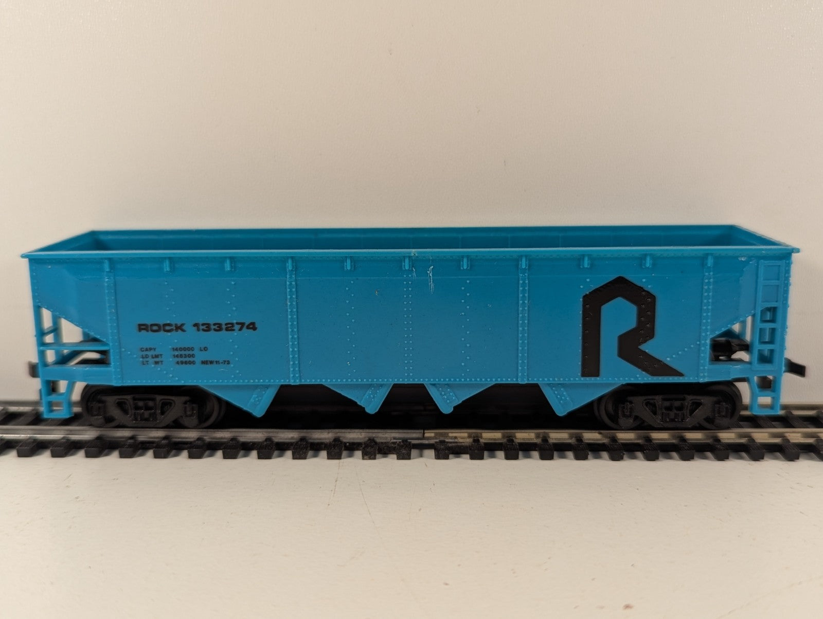 Bachmann HO Gauge "The Rock" Quad Hopper Wagon