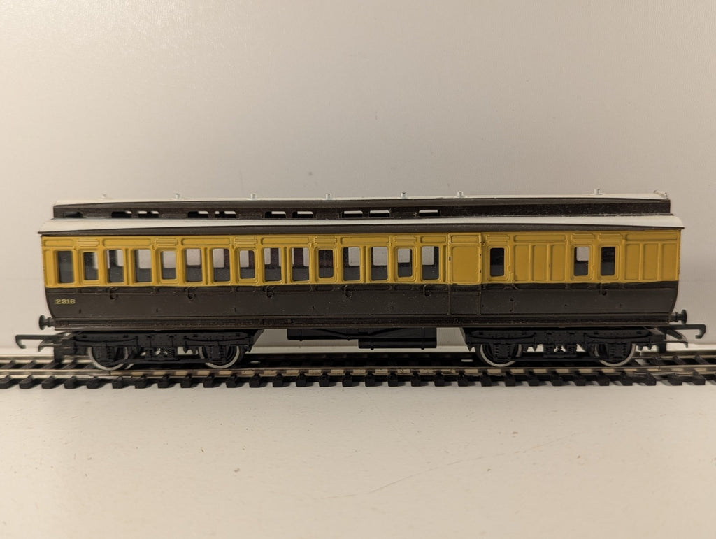 Tri-ang OO Gauge GWR Clerestory Brake Third Coach Passenger Coach