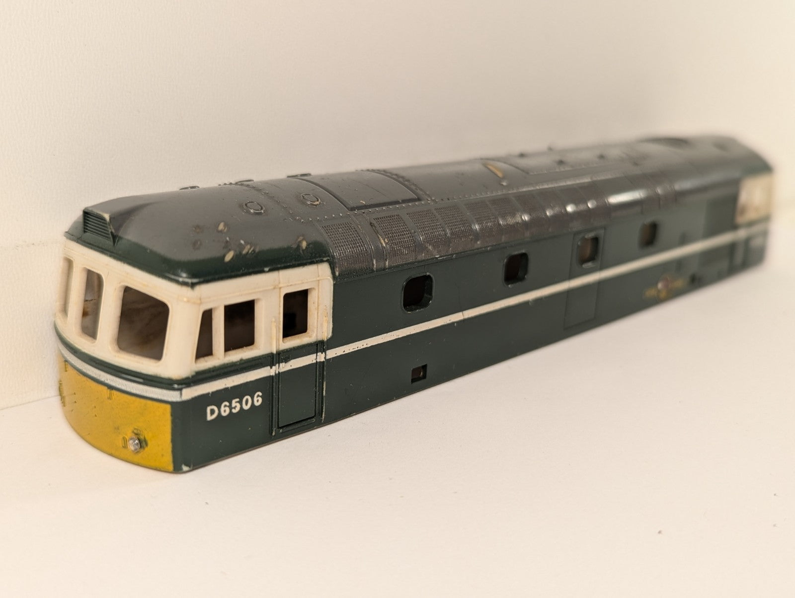 BR Class 33 Diesel Locomotive Body Shell BR Green - Spares/Repairs