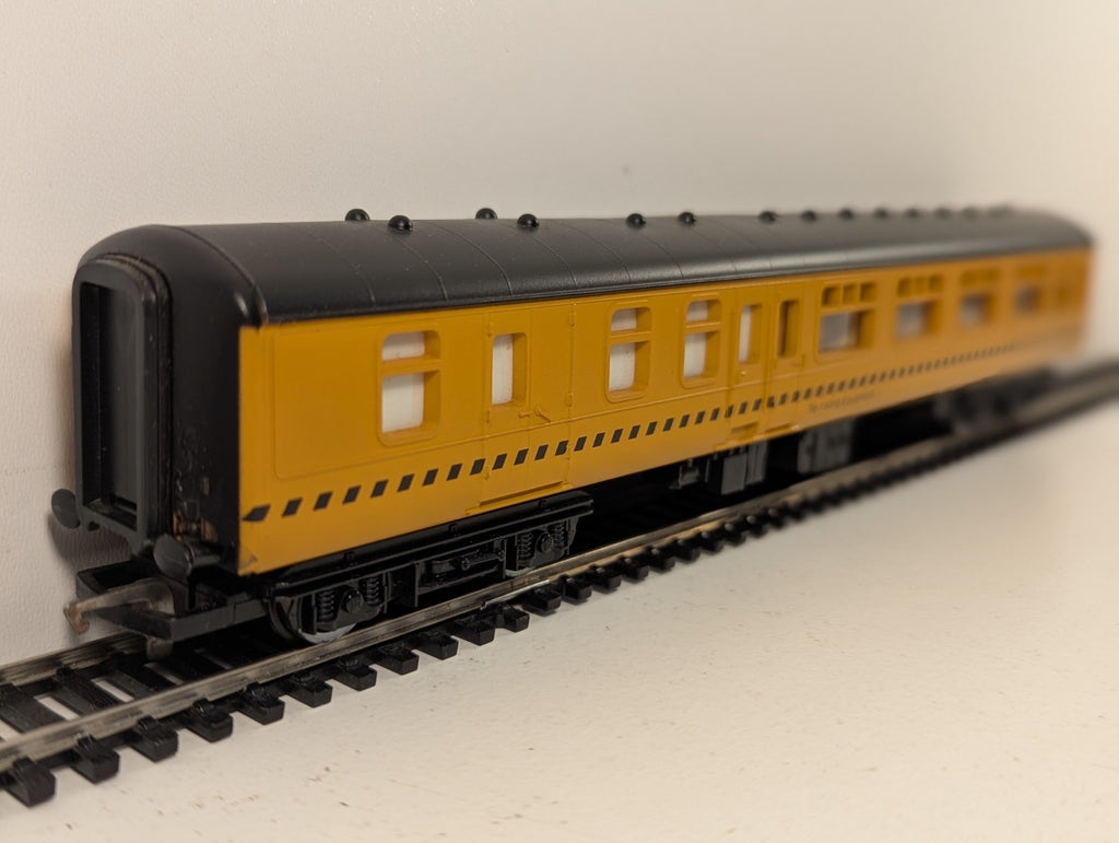 Hornby R.098 Breakdown Crane Crew Coach