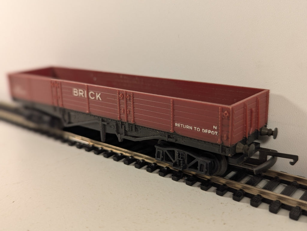 Tri-ang R219 OO Gauge Maroon Bogie Brick Wagon