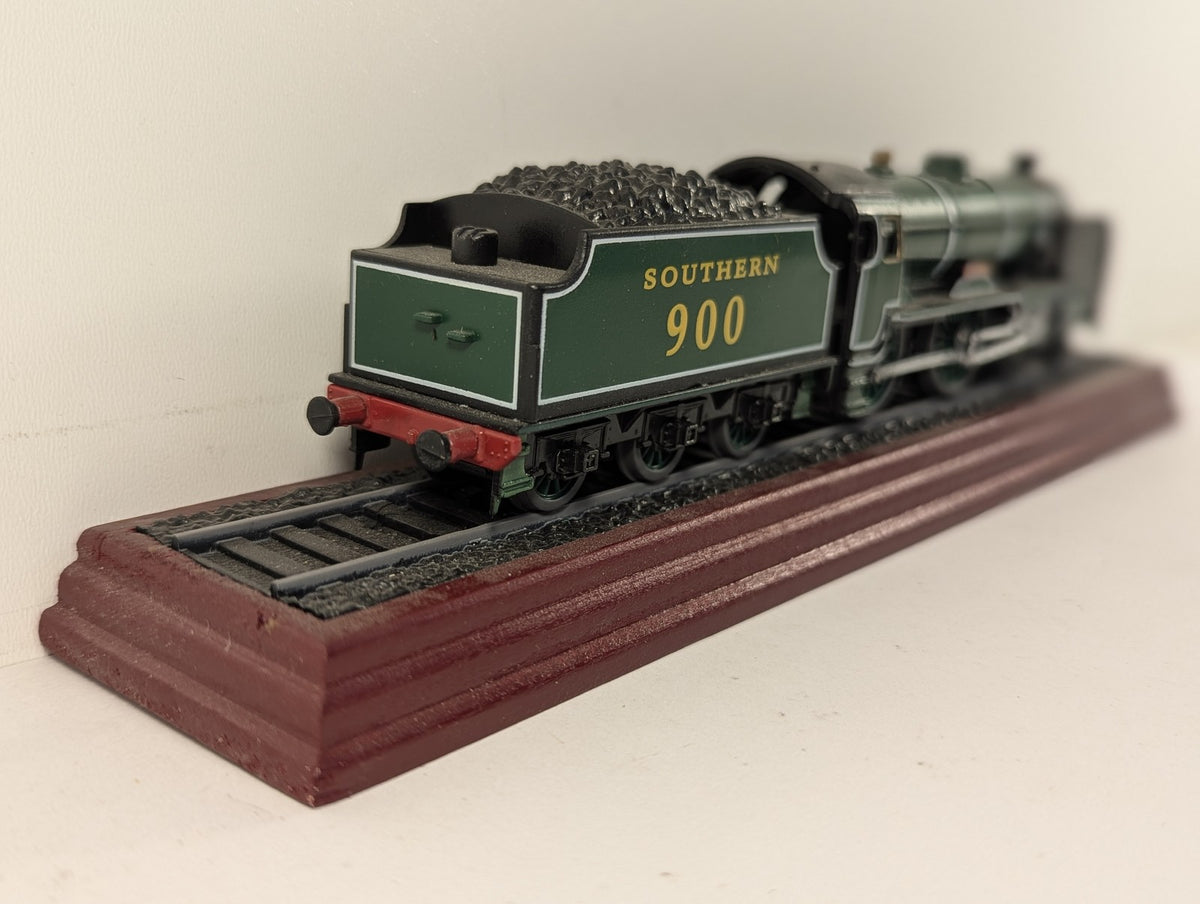 Atlas Editions 1:100 Scale Schools Class 4-4-0 Eton Static Model Locomotive 900