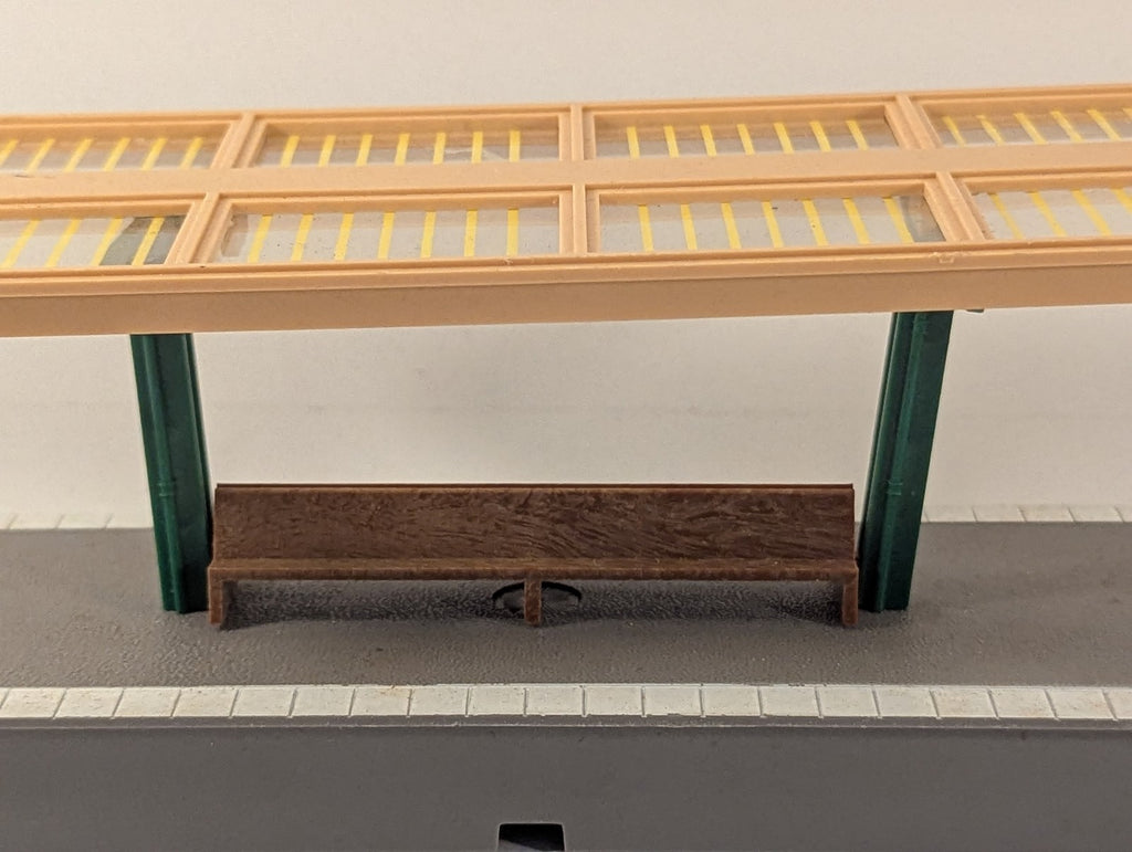 Hornby OO Gauge Island Platform with Canopy and Bench Buildings & Scenery
