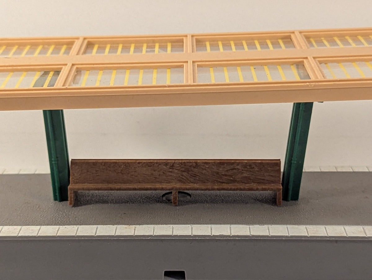 Hornby OO Gauge Island Platform with Canopy and Bench Buildings & Scenery
