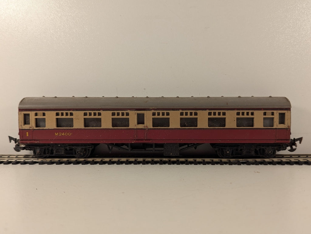 Tri-ang OO Gauge BR Crimson and Cream Composite Coach Passenger Coach