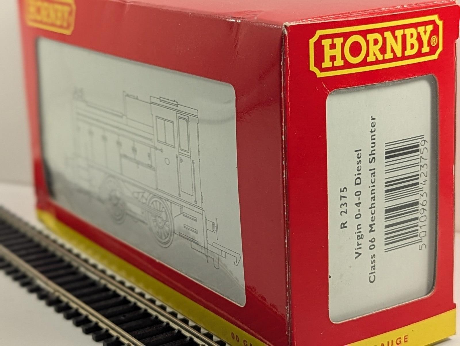 Hornby OO Gauge Class 06 Mechanical Shunter Diesel Locomotive Virgin