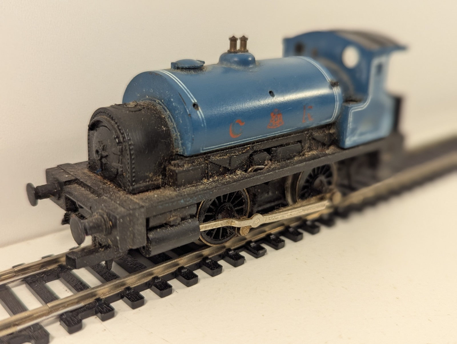 Hornby OO Gauge Caledonian Railway 0-4-0 Saddle Tank Spares or Repair