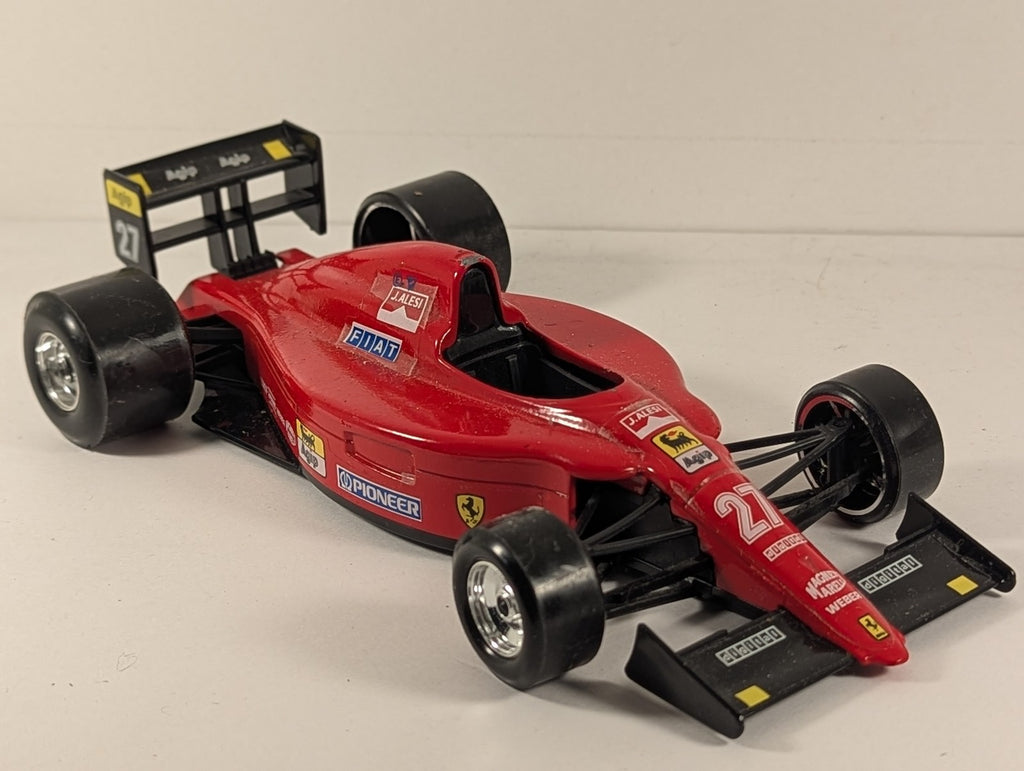 Bburago 1:24 Ferrari 641/2 Formula 1 Car 27 Ferrari Red