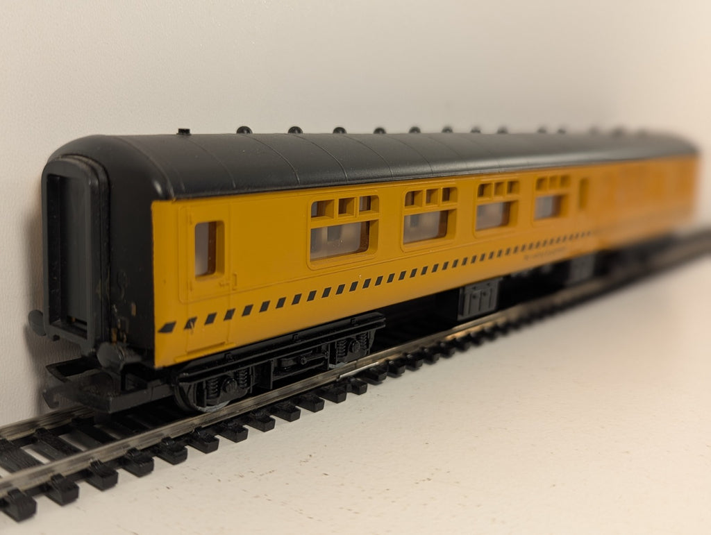 Hornby R.098 Breakdown Crane Crew Coach