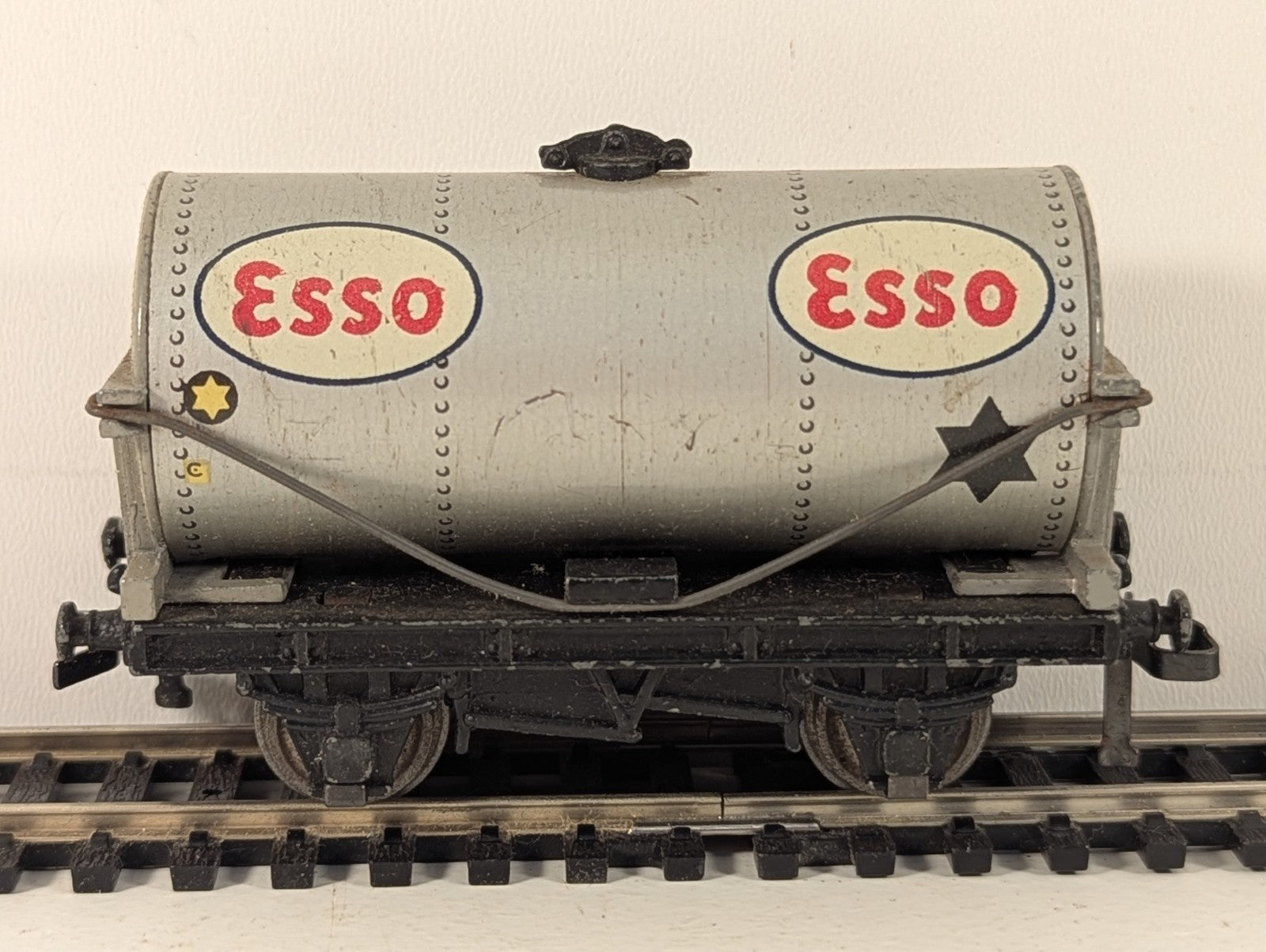 Hornby-Dublo Esso Tank Wagon OO Gauge - Boxed