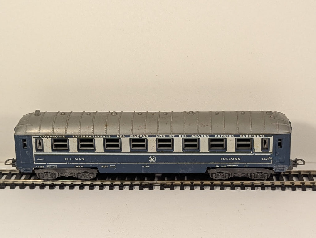 Lima AQ136 OO Gauge CIWL Pullman Coach