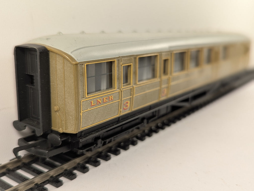 Hornby OO Gauge LNER Brake Composite Coach Passenger Coach 4237 LNER Teak