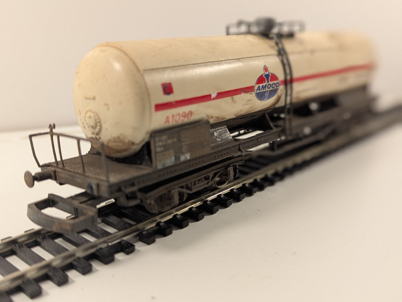 Lima 302913 HO Amoco Bogie Tank Wagon