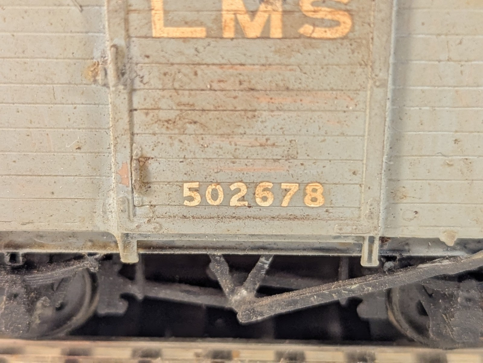 Kit Built OO Gauge LMS 12t Corrugated End Box Van Goods Wagon 502678 LMS