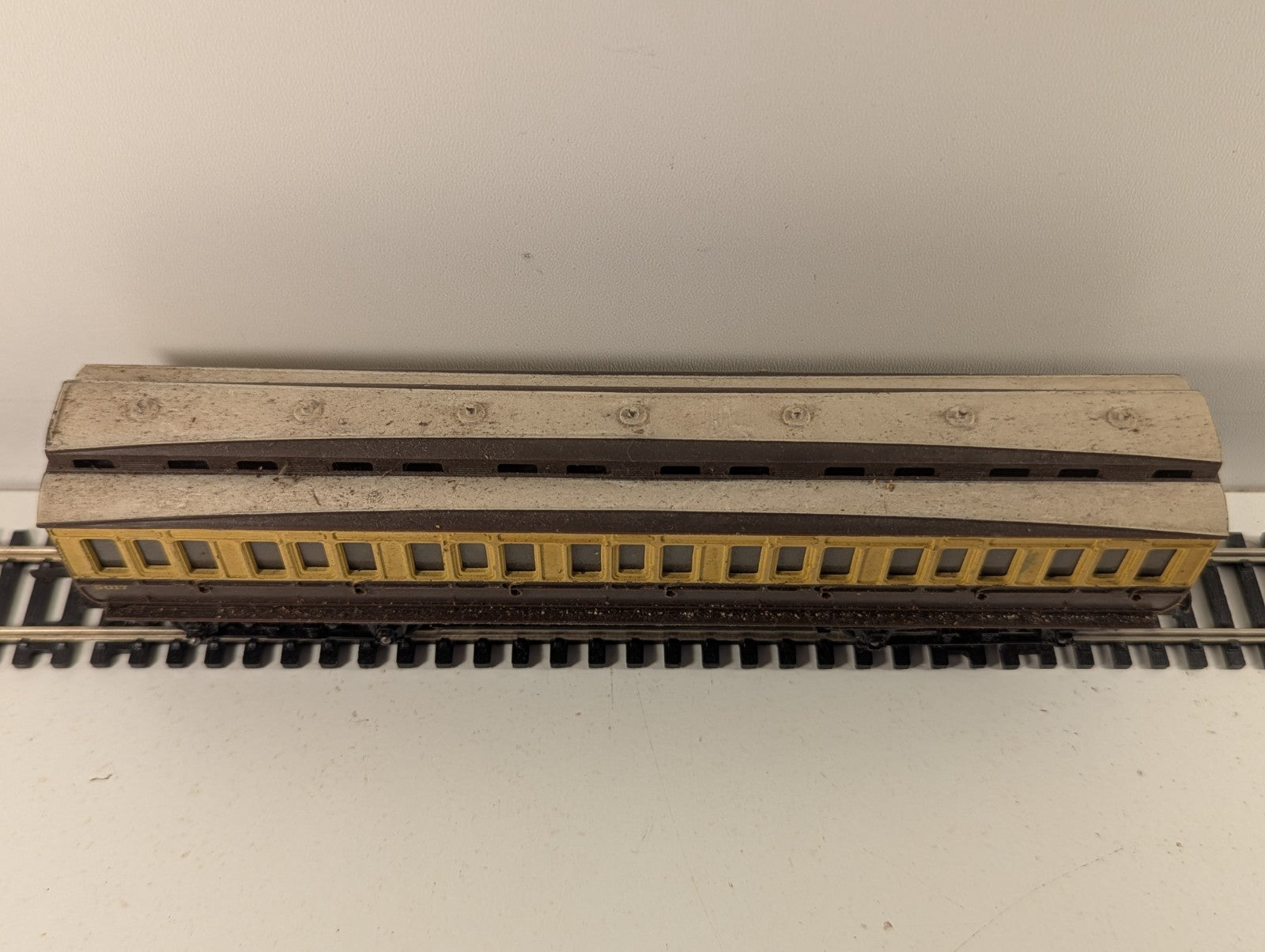Tri-ang R332 GWR Clerestory Third Class Coach OO Gauge
