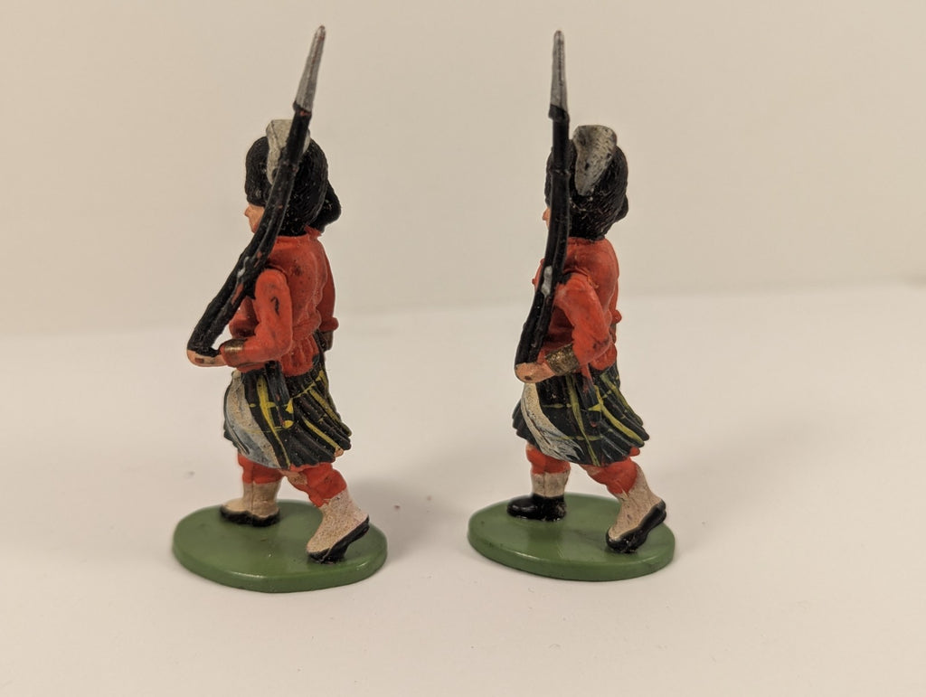 Britains Toy Soldiers “The Gordon Highlanders” Plastic Figures