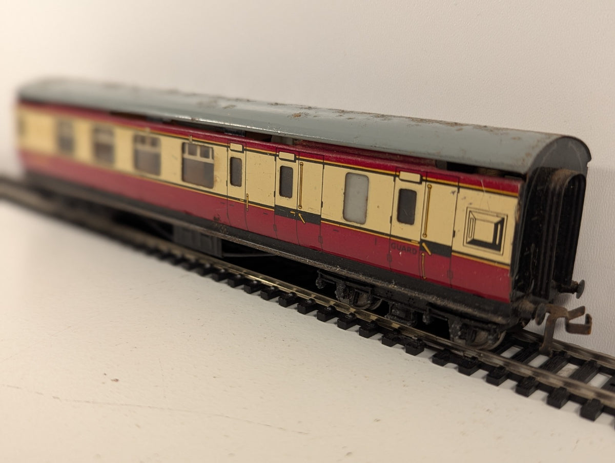 Hornby Dublo OO Gauge Tinplate Brake Coach “Blood and Custard”
