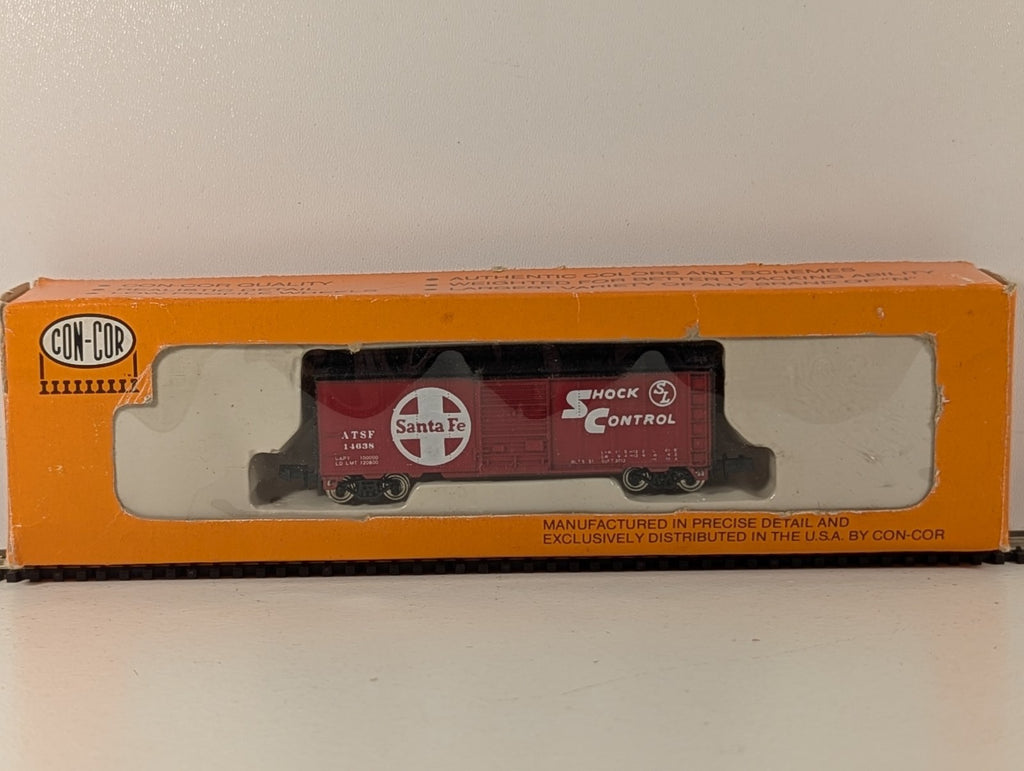 Con-Cor 0001-01801A N Gauge Santa Fe Steel Boxcar - Boxed