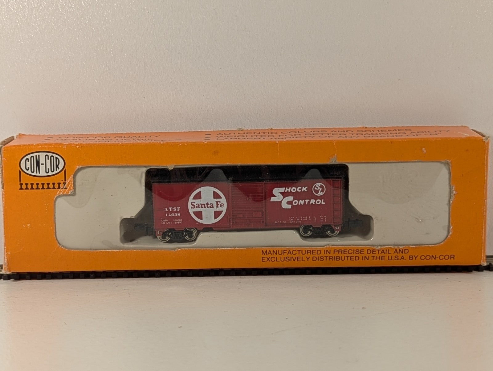 Con-Cor 0001-01801A N Gauge Santa Fe Steel Boxcar - Boxed