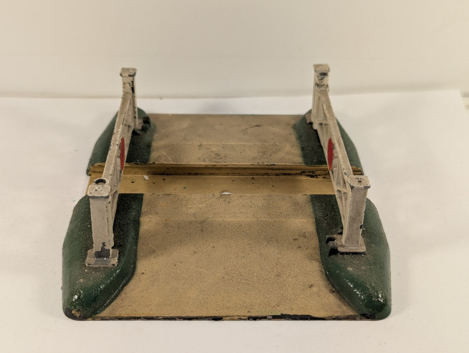 Hornby Dublo Diecast Metal Level Crossing