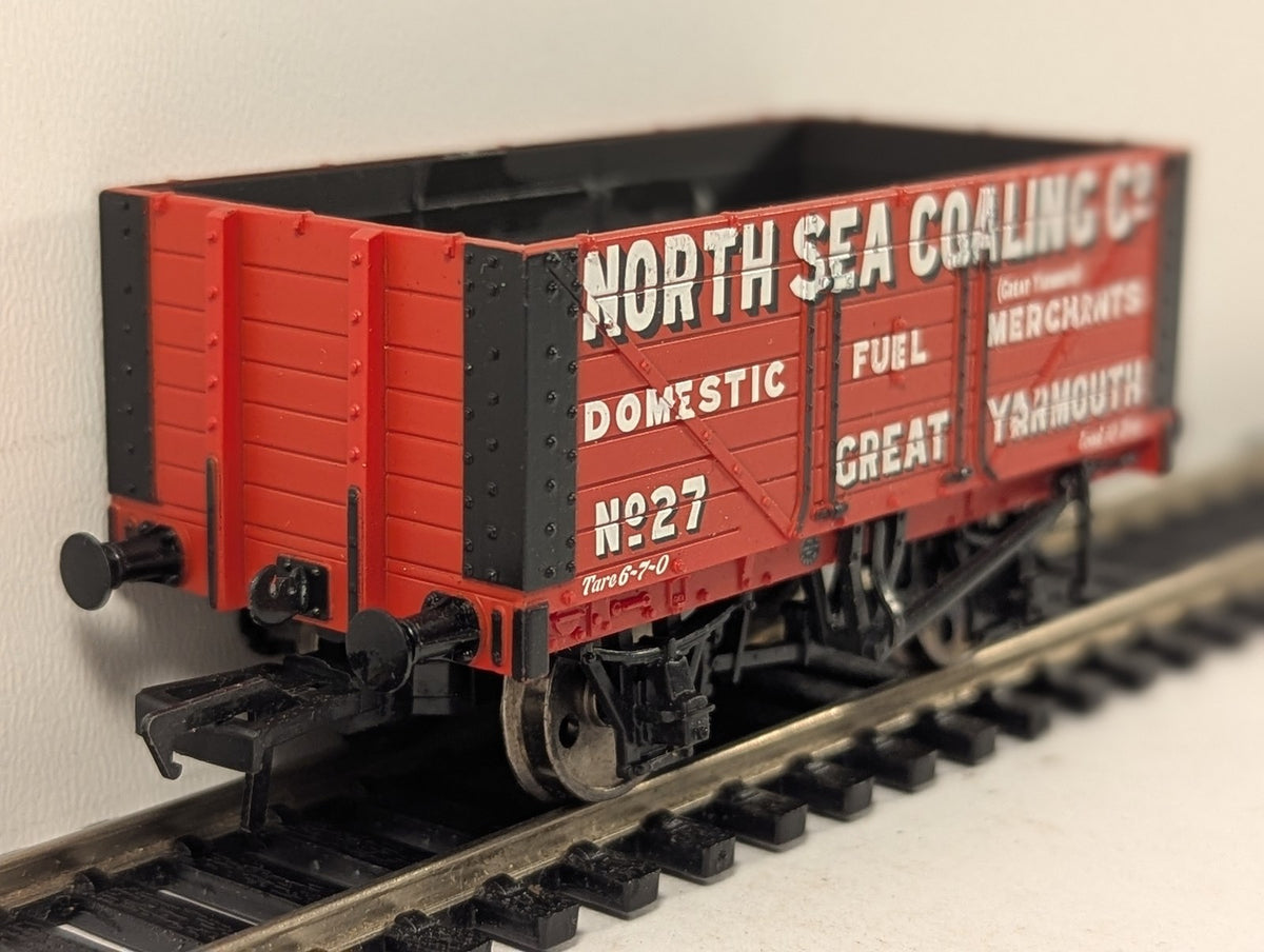 Bachmann OO Gauge 7-Plank Open Wagon North Sea Coaling Co. Goods Wagon 27