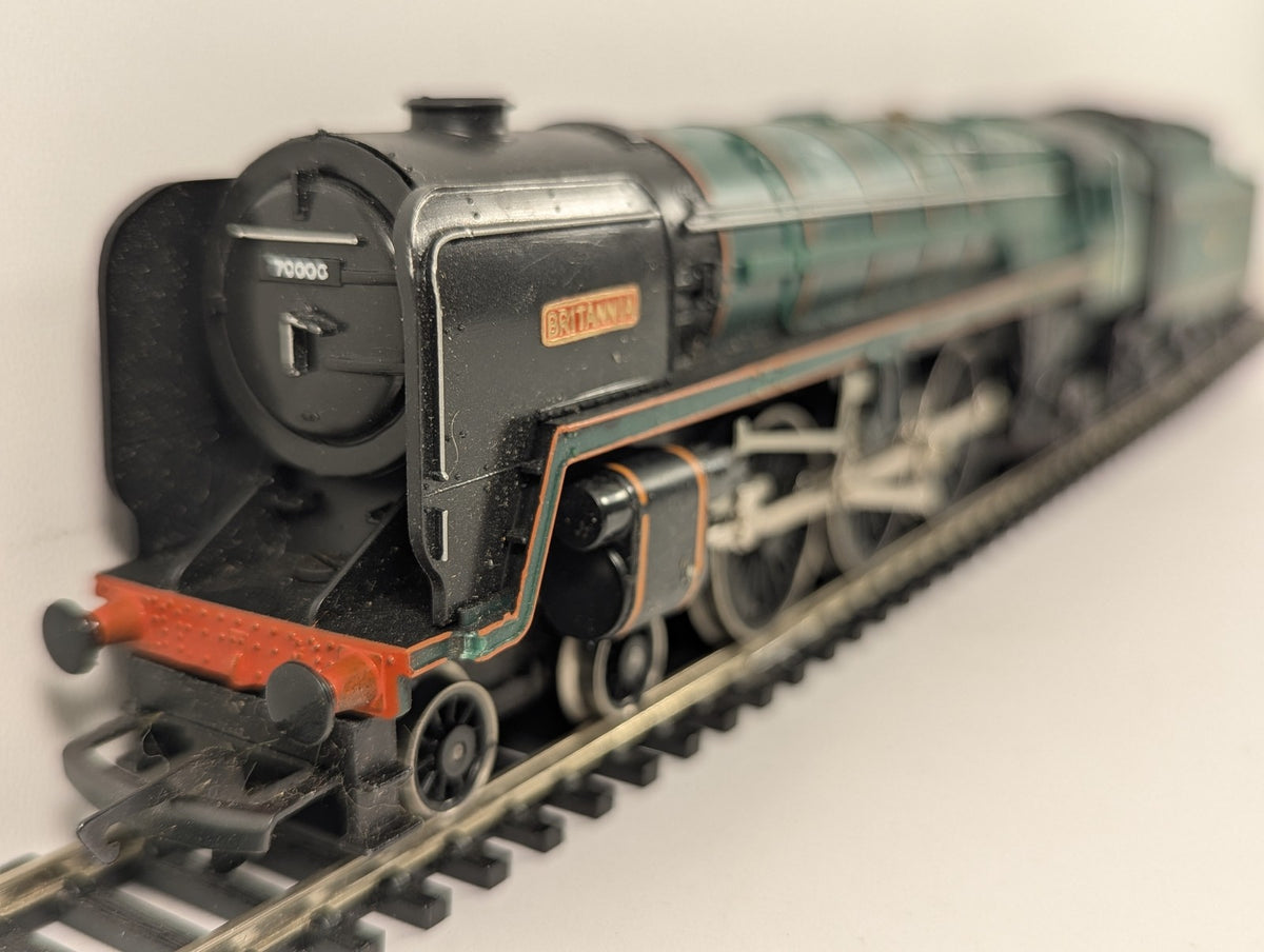 Hornby OO Gauge BR Standard Class 7 Britannia Steam Locomotive 70000